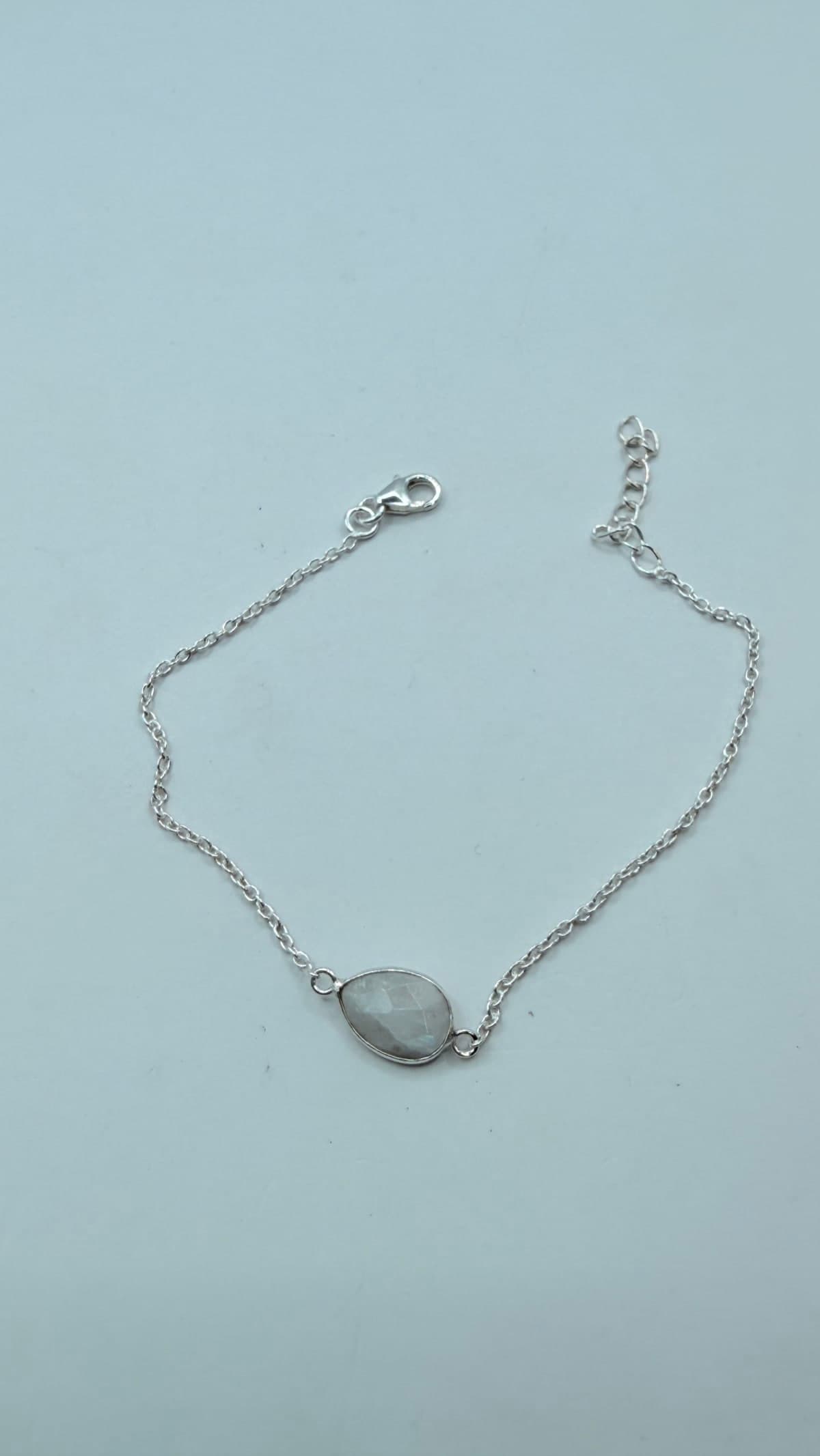 Pulseira pedra da lua delicada gota prata 925 (18 cm + 2 cm)